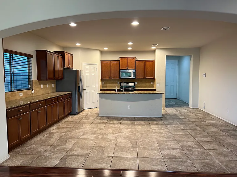 1019 W Spur Dr — Photo 12