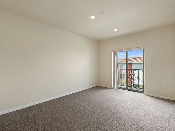 5th image of 15710 Cohasset St APT 102