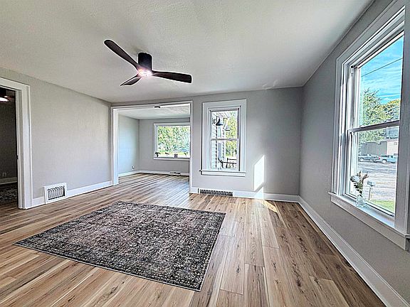 3rd image of 622 Tower Ave