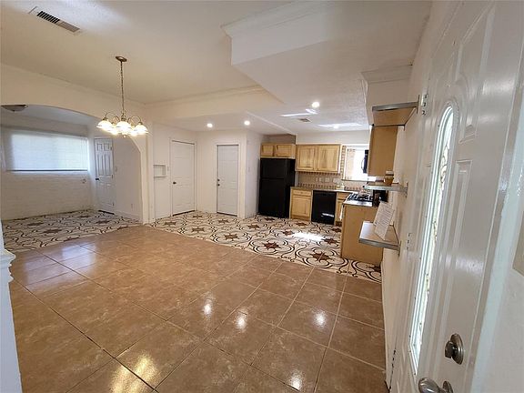 2nd image of 19446 Cypress Harbor Dr