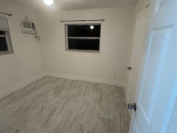 3rd image of 604 NW 10th St #604B