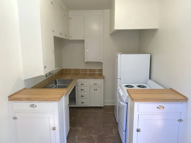 2934 SE Alder St — Photo 6