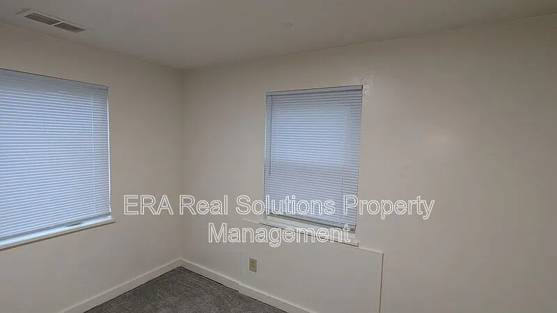 3 bed, 1.0 bath, $1,530 — Photo 3
