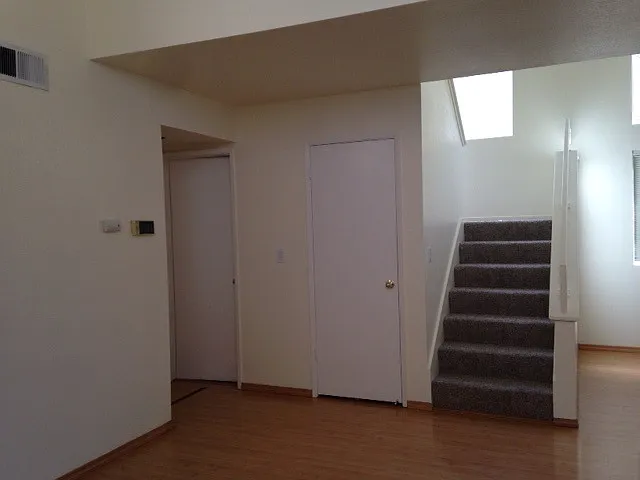 282 Jurgens Dr — Photo 7