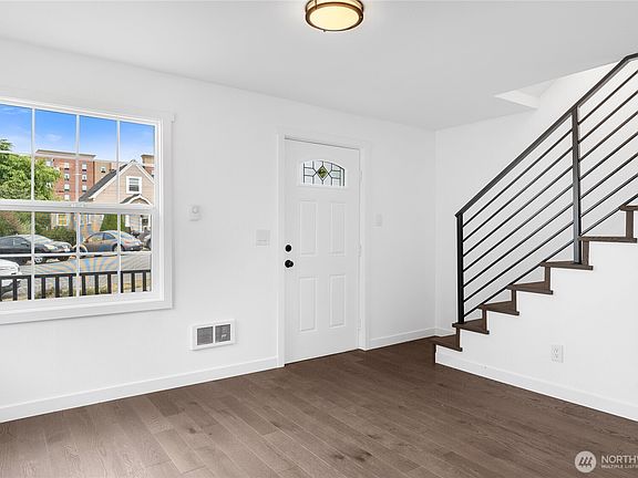 4th image of 2928 Nassau Street