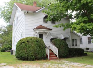 1035 Sumner St, Carlinville, IL 62626