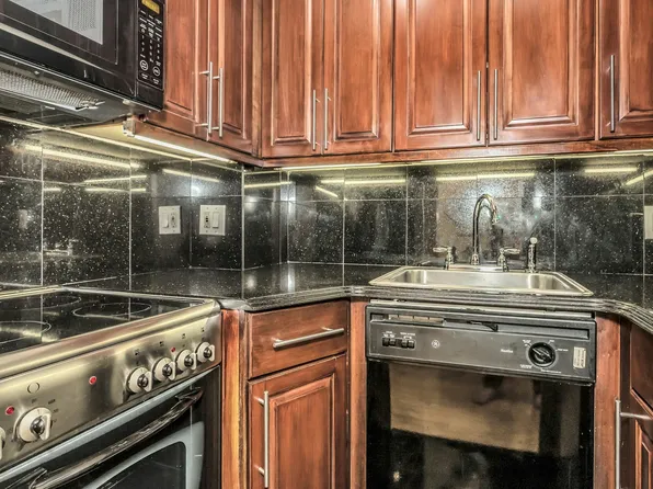 2 Tudor City Place image 11 of 15