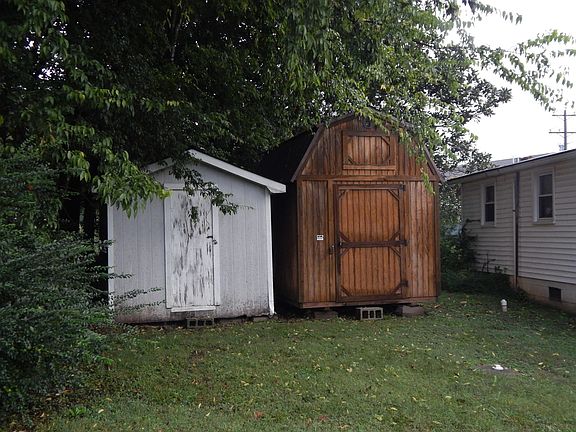 5th image of 206 4th Ave S