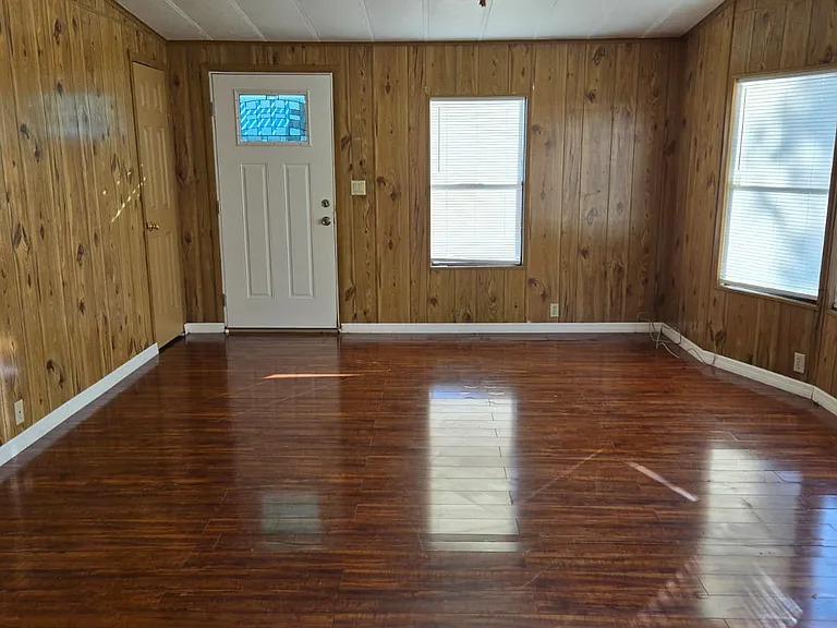 580 Anna Ave — Photo 15