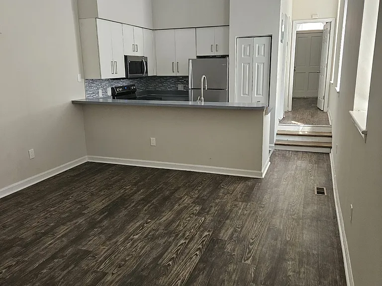 1015 Shenandoah Ave #1F — Photo 1