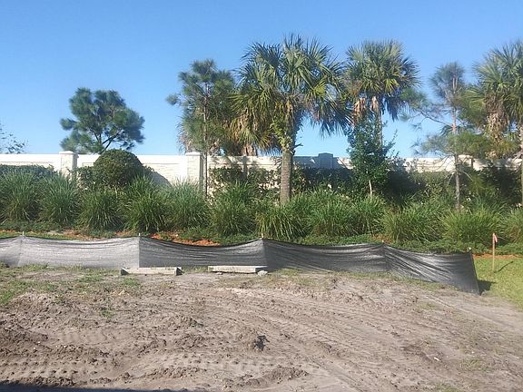 2nd image of 165 SE Courances Drive