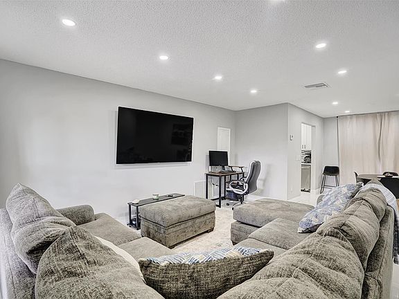 4th image of 22682 SW 65th Circle