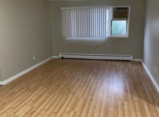 1489 Meyer St APT 4, Elgin, IL 60123