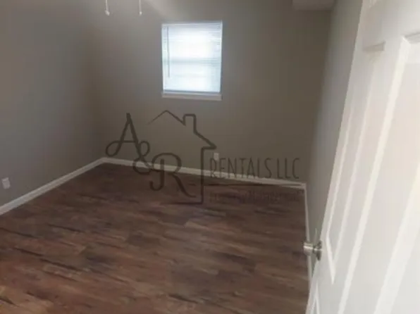 1905 S Elm St, Pittsburg, KS