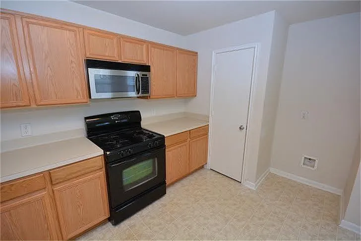 8106 Arrington Forest Ln — Photo 9