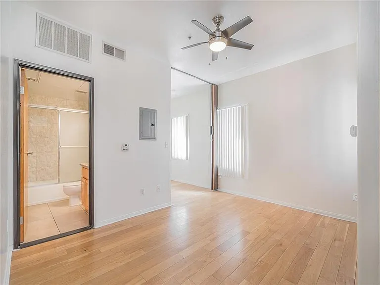 7th Street bedroom