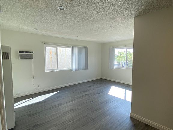 2nd image of 840 S Carondelet St