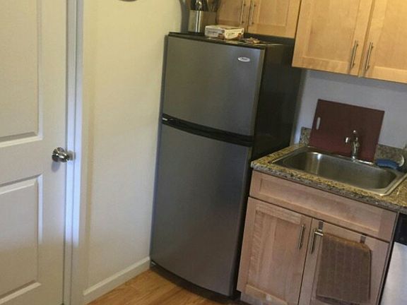 2nd image of 3172 31st St APT 3B