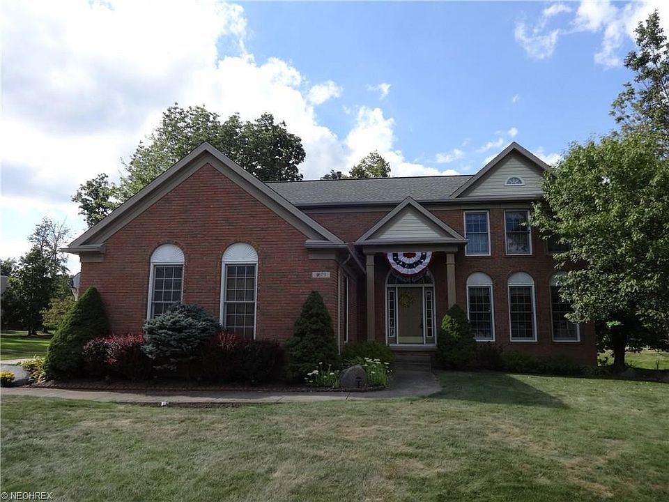 Welcome home to 9179 Davis Way, Twinsburg