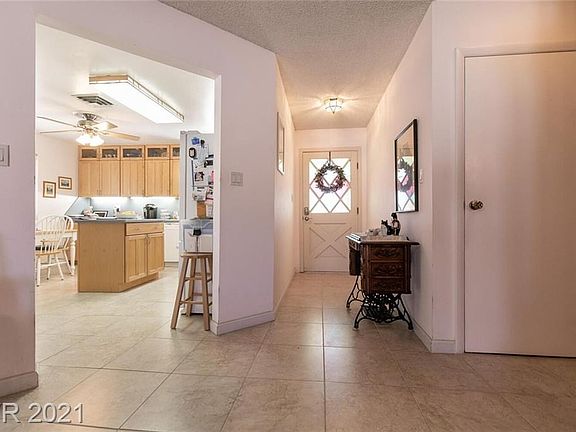 5th image of 6312 W El Campo Grande Ave