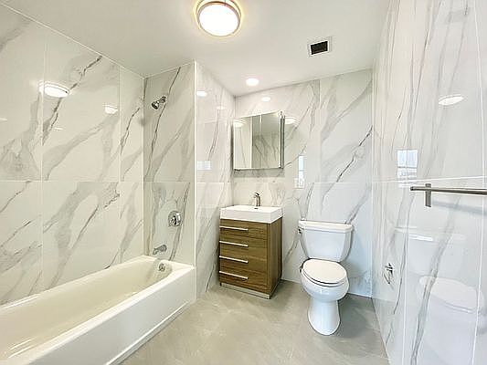 4th image of 1705 E 17th St #606A