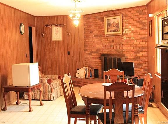 3rd image of 186 Riverhills Dr #25