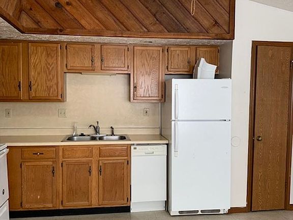 5th image of 224 Sheetz St #3