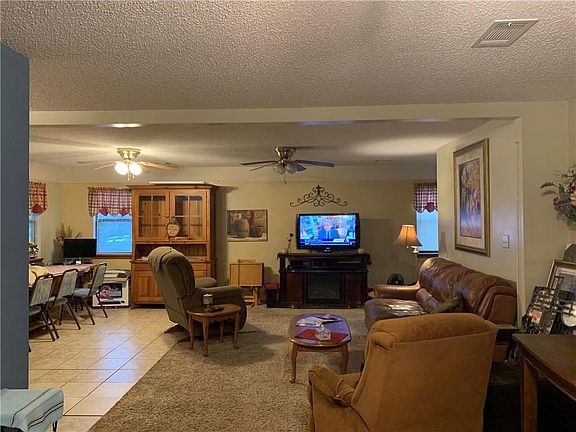 3rd image of 33 Riverridge Est
