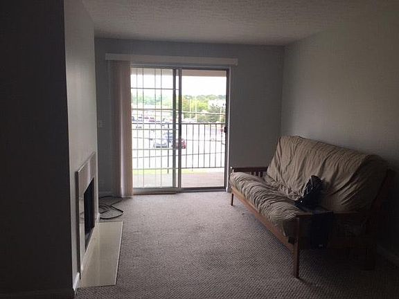 4th image of 3301 Colonial Manor Cir Unit 5A