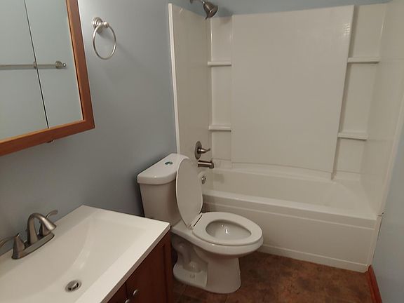 5th image of 6409 Birchview Dr S