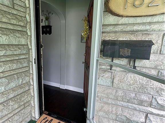 5th image of 1828 N Lynhurst Dr