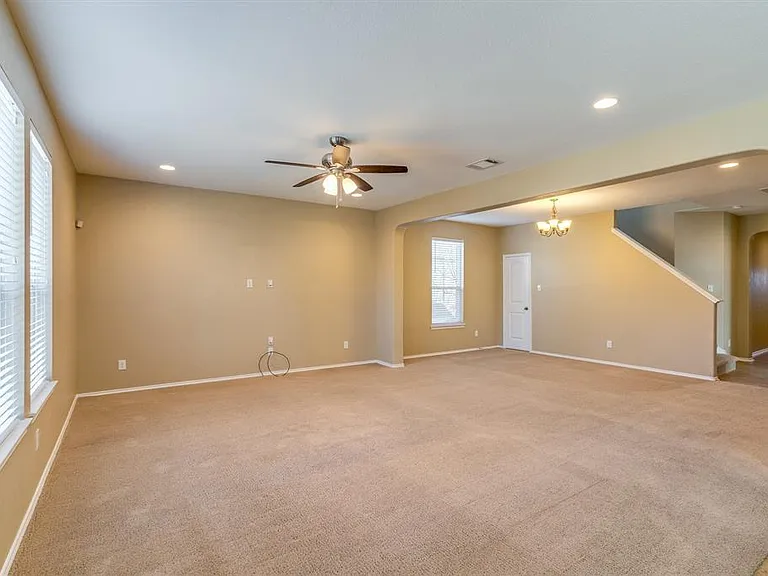 1109 Sussex Pl — Photo 12