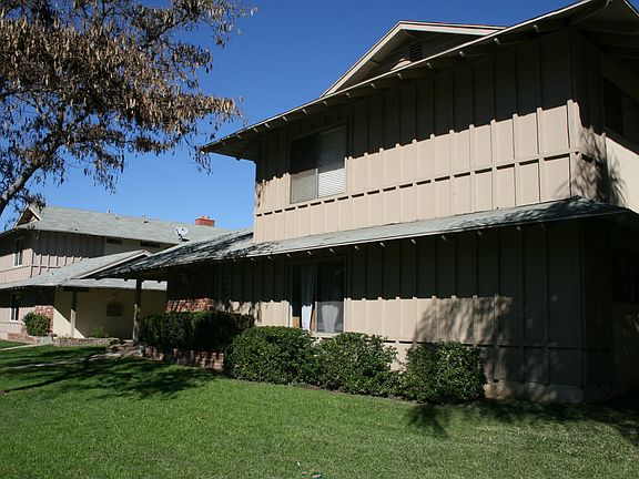 2nd image of 2043 Evergreen St