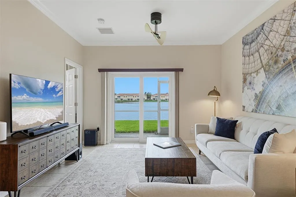 3 bed, 2.0 bath, 1210 sqft, $4,500 — Photo 3