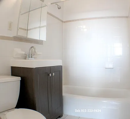 Rented by Area New York | media 12