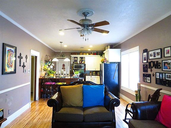 4th image of 404 S 13th St