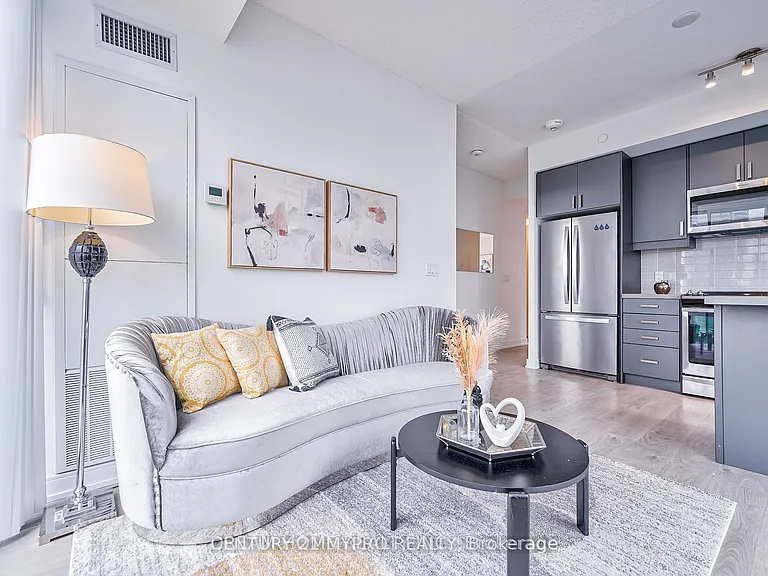 50 Wellesley St E #4002 — Photo 9