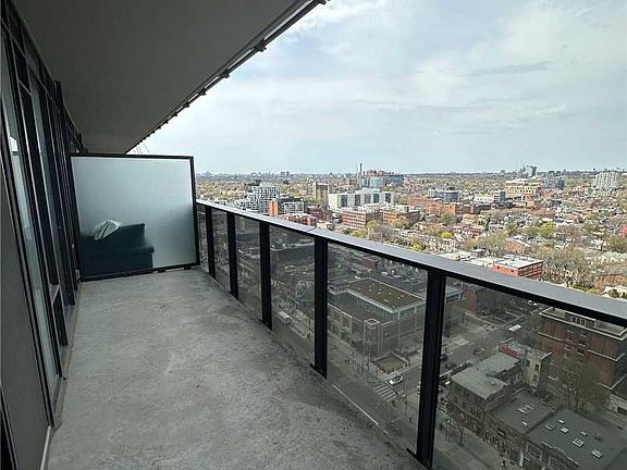 4th image of 330 Richmond St W #2512