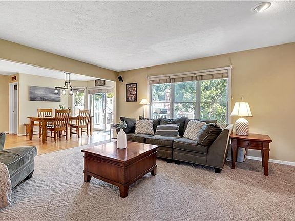 5th image of 546 Dunnbridge Dr