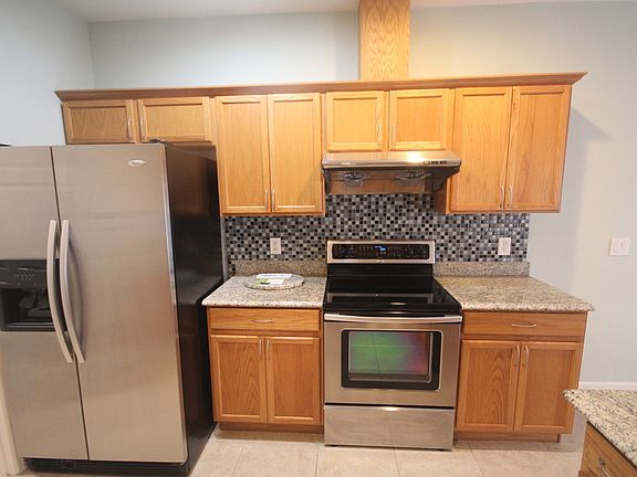 4th image of 626 Fern Lake Dr