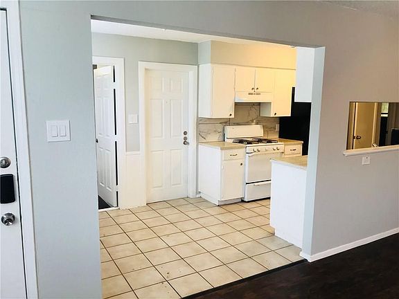 5th image of 2422 Bitter Creek Dr