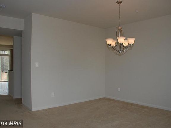 4th image of 44245 Beaver Creek Dr