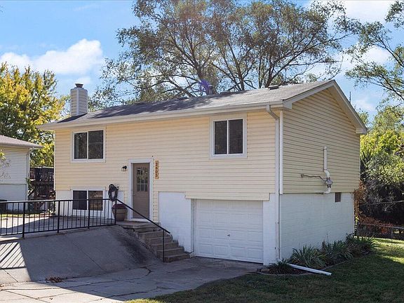 3rd image of 2605 Virginia St