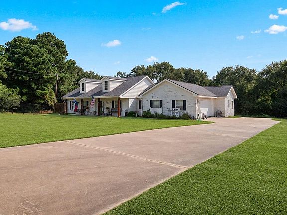 2nd image of 2904 Brandenburg Ln