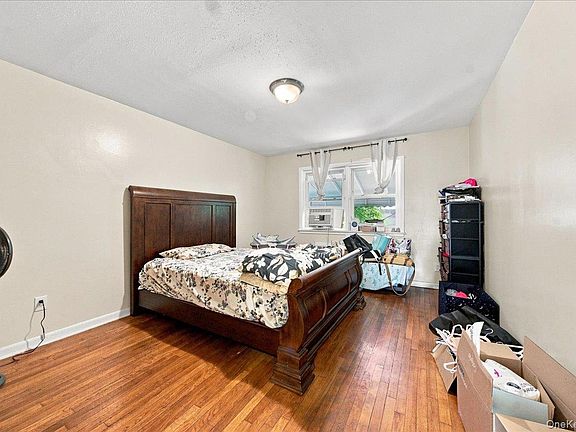 4th image of 1405 E 233rd Street