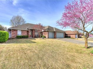 10516 Foxhorn Cir, Midwest City, OK 73130