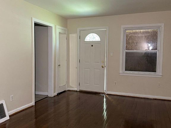 3rd image of 8687 Farmbrook St