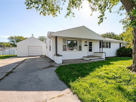 2nd image of 1073 Suburban Dr