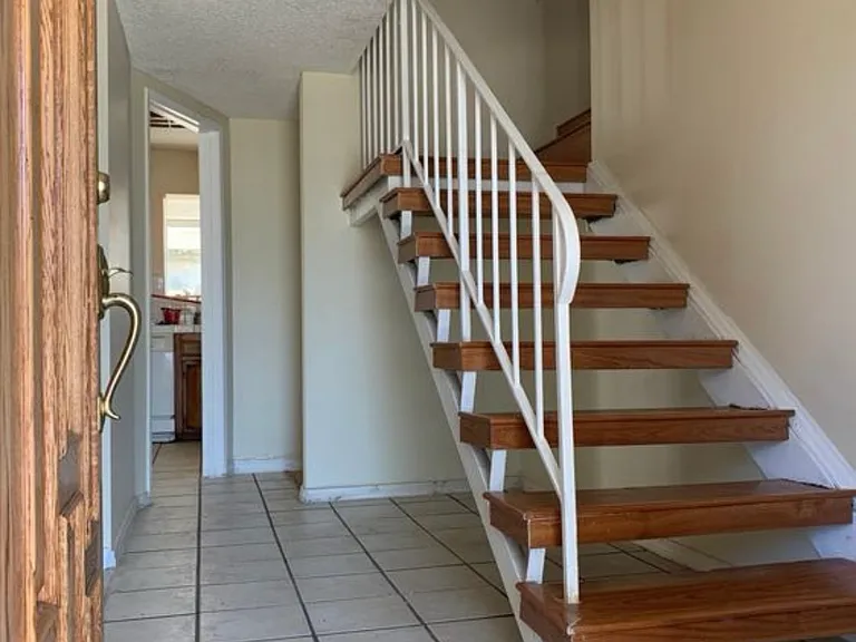 1512 Abelian Ave — Photo 1