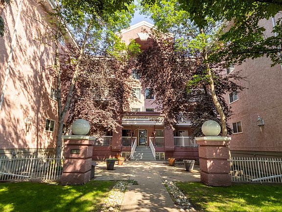 3rd image of 10153 117th St NW #310